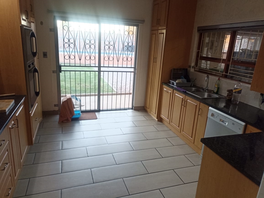 4 Bedroom Property for Sale in Heiderand Western Cape